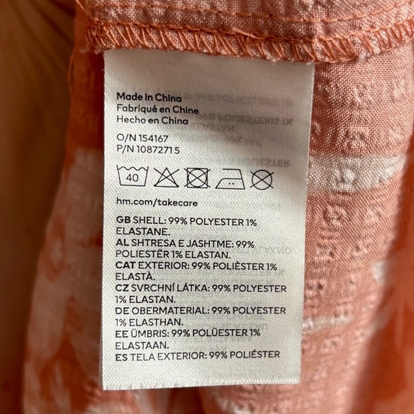 H&M Coral off Shoulders, Ruched Smocked Sundress - Picture 7 of 8